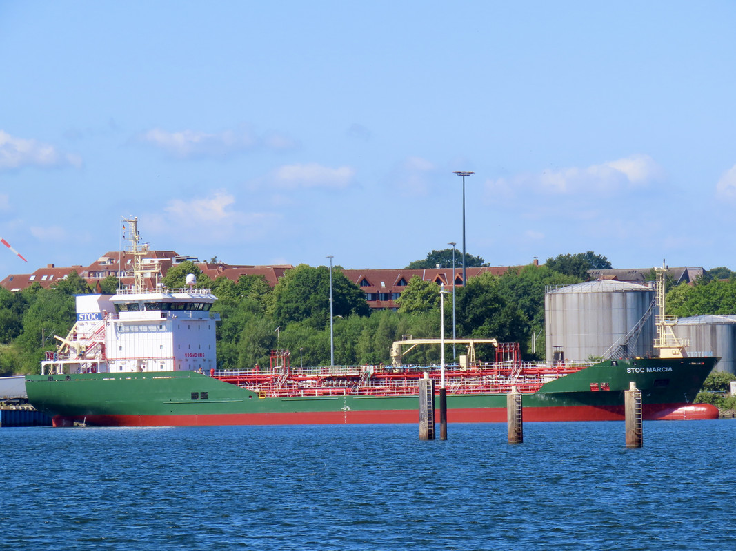 0111B8A3-2E32-448D-920E-55A7712A5FC3