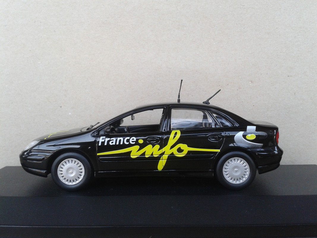 2001 Citroën C5 HDI Mk I “France Info Press - Tour de France 2001” (Norev – nº 47 La Caravane du Tou