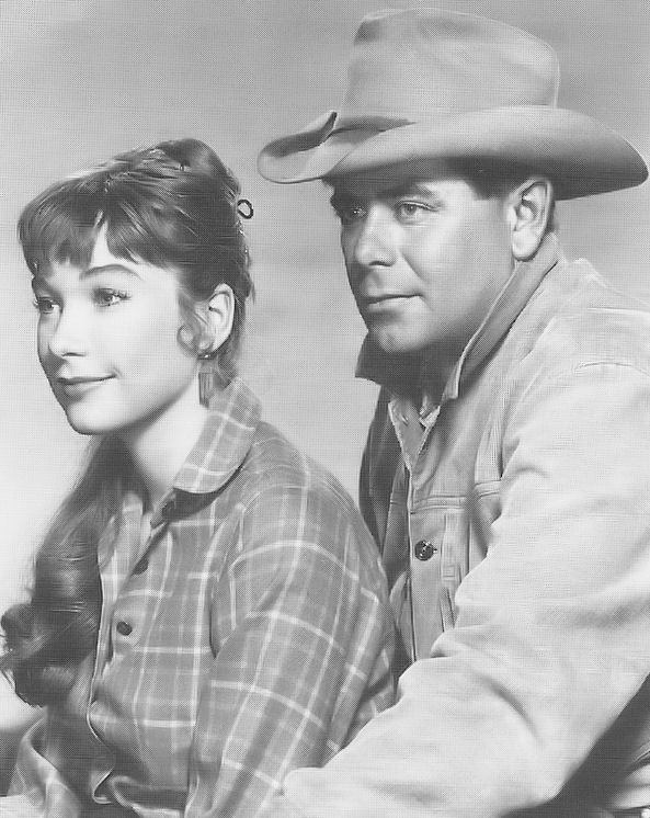 Shirley_MacLaine_b21