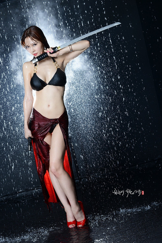 https://i.postimg.cc/tJN5y1Yv/Han-Min-Young-Beautiful-Body-Wet-2-1.jpg