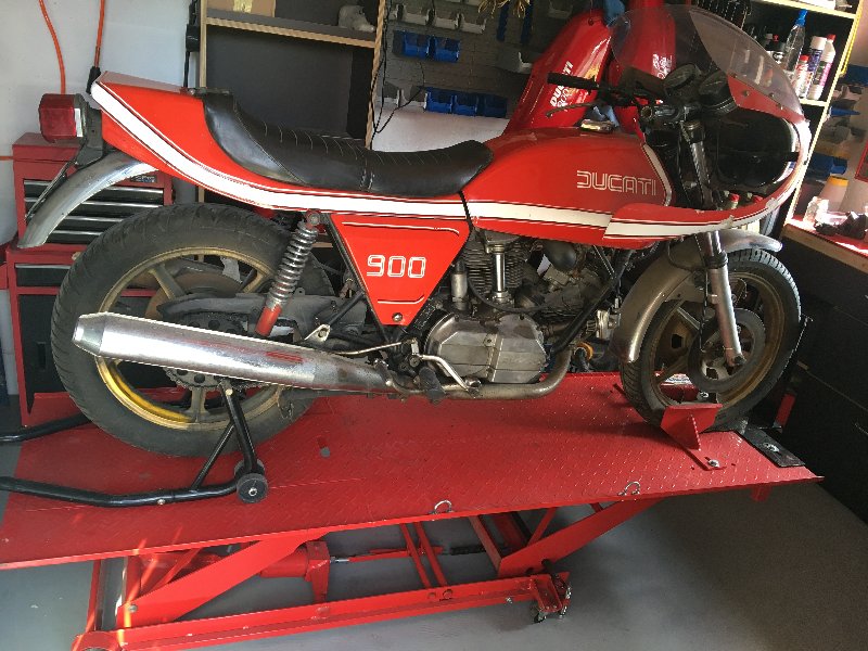 A0250D36-8D3F-4FE8-9479-8EC82ADF4864