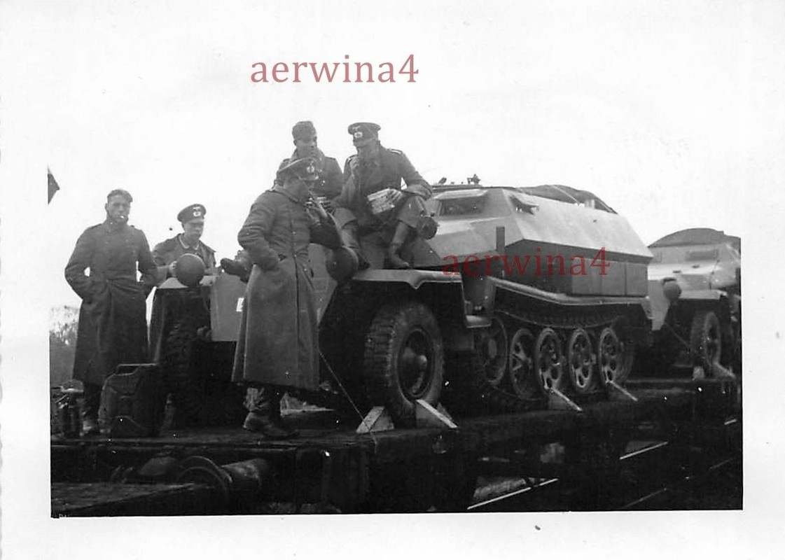 Schützenpanzerwagen Sd.Kfz. 251 Zugtransport nach Frankreich
