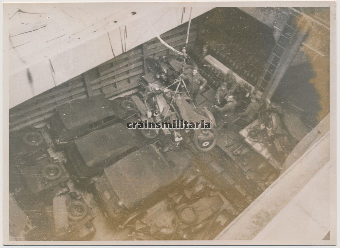Foto Volkswagen Kübelwagen b. Schiff Verladung H