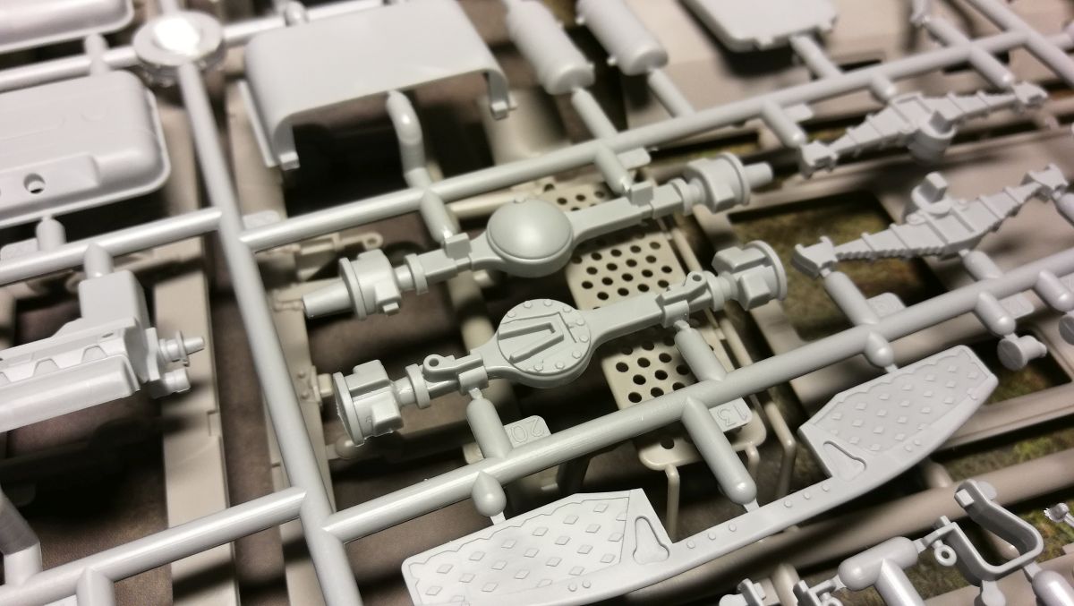 ICM 72812 - ZiL-131 Command Vehicle | Militär-Modellbausatz | Maßstab 1:35 | Russischer Geländewagen