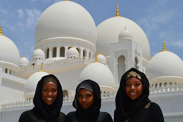 Sheikh Zayed Grand Mosque at Abu Dhabi
