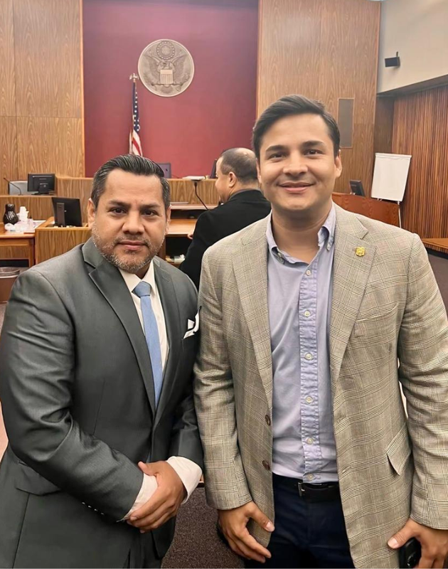 Ab. Marcos Solís (11)