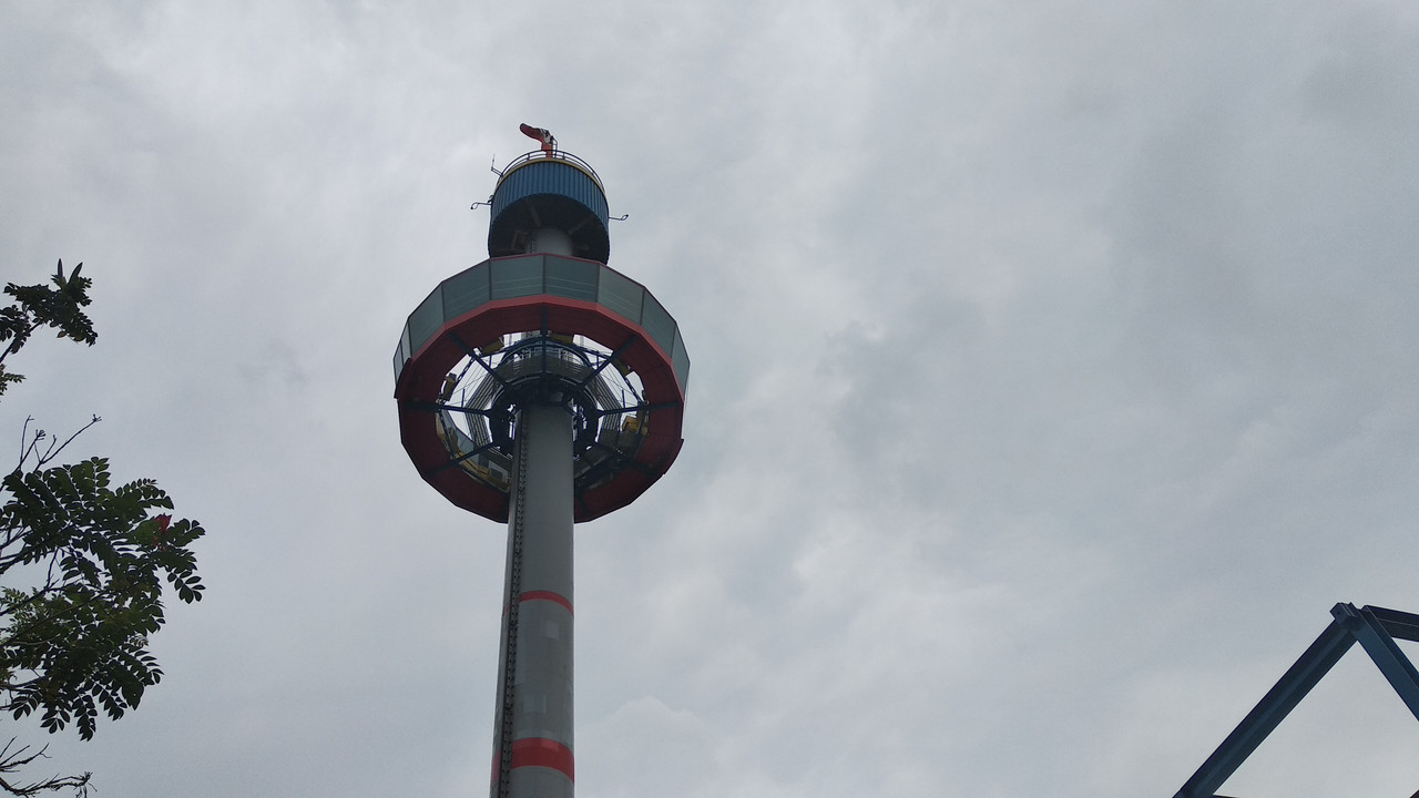 Observation Tower dilihat dari bawah