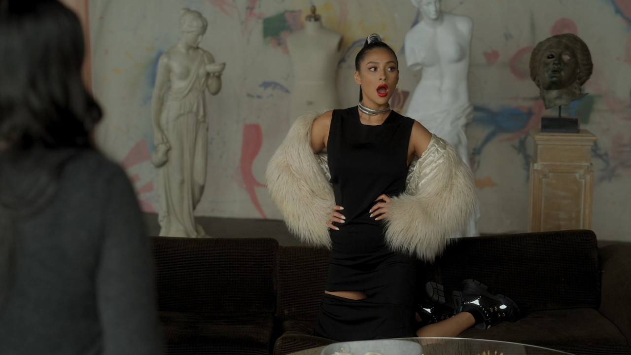 Dollface (2019) S01E01 Guys' Girl (4Kto1080p HULU Webrip x265 10bit EAC3 5.1 - HxD) [TAoE].mkv_20200