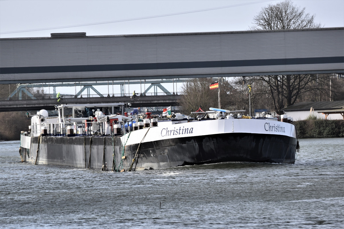 2022.01.30b2 Christina (1940x1293)