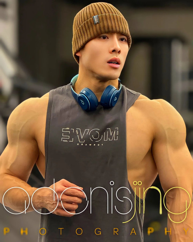 Photo shared by Leo软软🇨🇳 on December 26, 2023 tagging @hothunk_china_, @leo.037.chn, and @adonisjing2