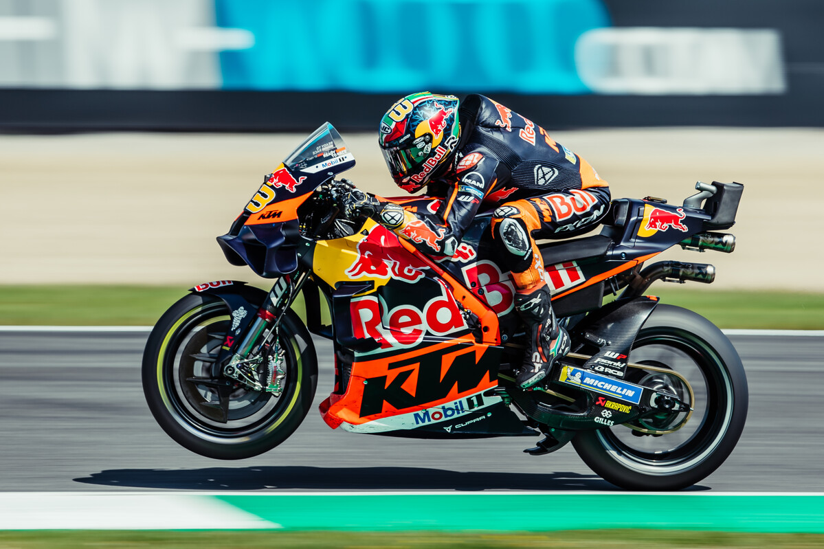 Brad-Binder-has-set-a-new-Moto-GP-top-speed-record-on-his-Red-Bull-KTM-in-the-Sprint-at-Mugello.jpg