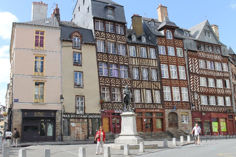 Día 8: Vannes-Rochefort en Terre-Josselin-Rennes. - Por Normandía y Bretaña (8)