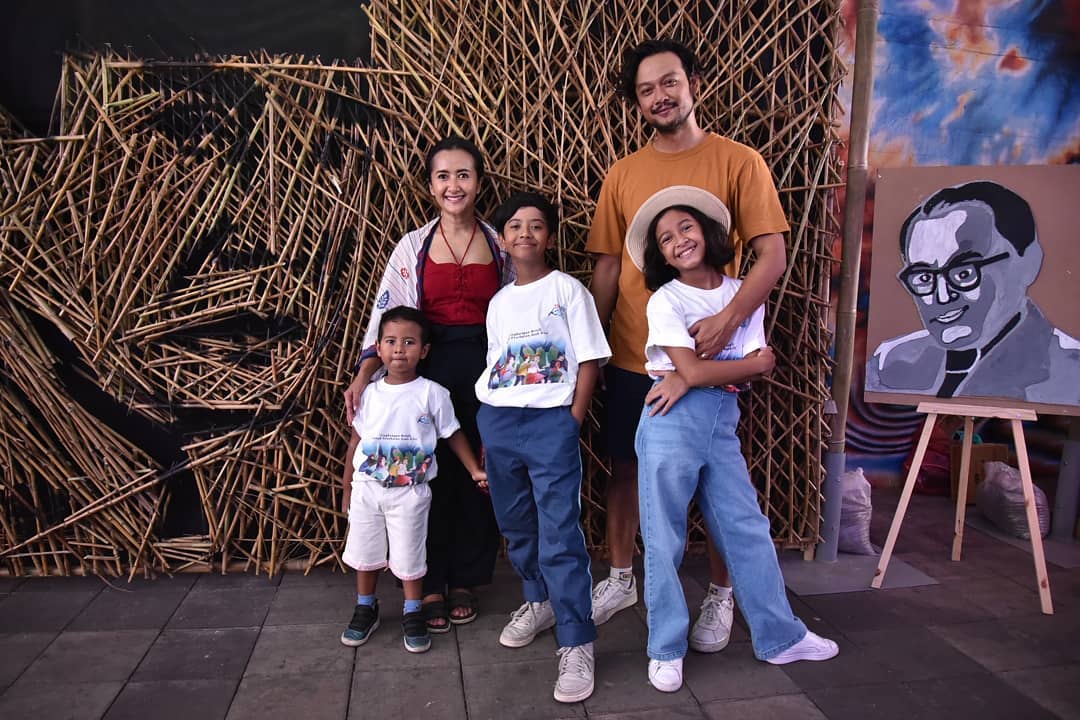 Potret family goals 7 seleb Tanah Air, keluarga idaman banget