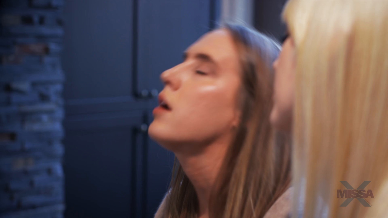 Cadence Lux Kenna James - Who's Your Daddy Pt 1 - MISSAX.mp4.0002