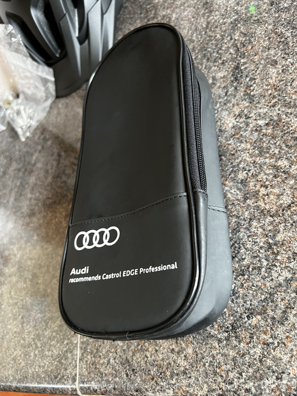 FCC72D44-EDD7-4F4F-88B8-B67FDC9AA81D