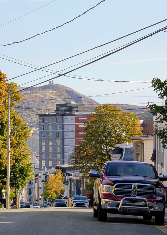 PXL_20251004_125641295.MP~2