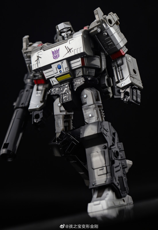 WFC-Netflix-Megatron-03