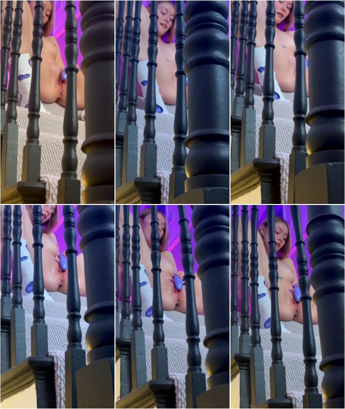 [Image: Caught-Cute-Petite-Princess-Rae-Socks-Solo-Spy-2.jpg]