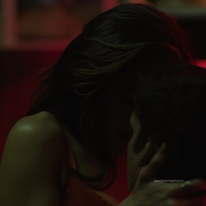 sexy-sara-ali-khan-vijay-varma-scene-in-murder-mubarak-2024-movie