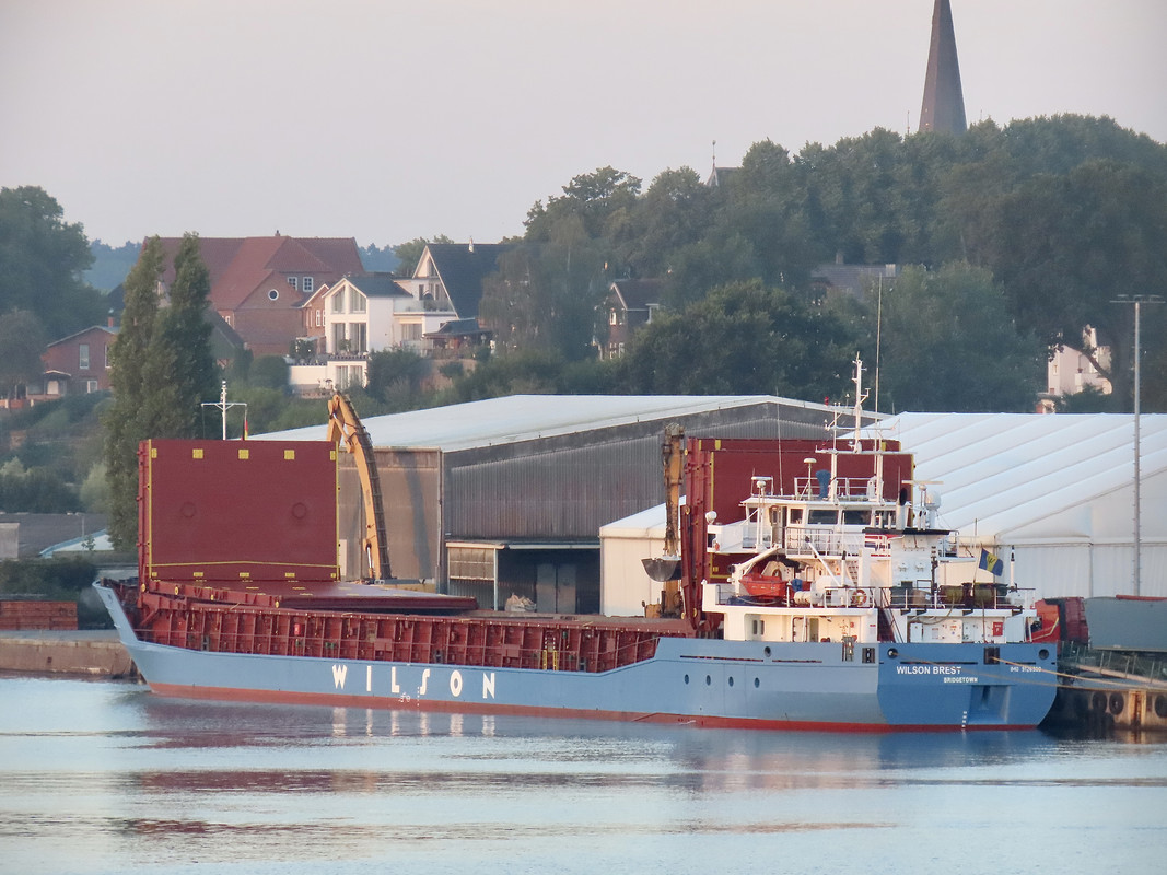 B2E5B28A-D2F1-4F05-9446-998554E12A25