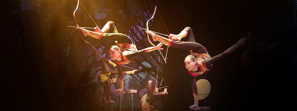 https://i.postimg.cc/tJhCZfVN/cirque.jpg