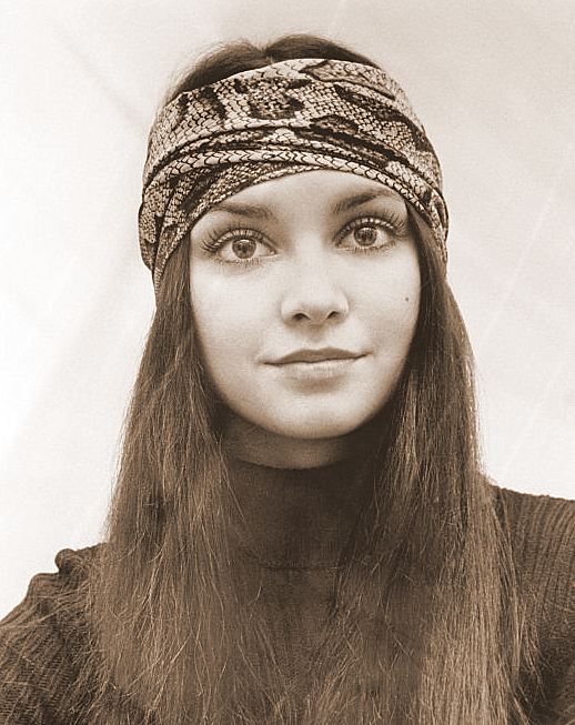 Victoria_Principal_b23