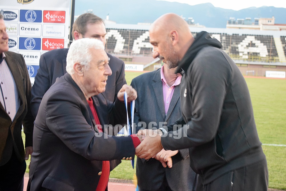 , &Tau;&epsilon;&lambda;&iota;&kappa;ό&sigmaf; &Kappa;&upsilon;&pi;έ&lambda;&lambda;&omicron;&upsilon; &Mu;&epsilon;&sigma;&sigma;&eta;&nu;ί&alpha;&sigmaf;: &Phi;&omega;&tau;&omicron;&rho;&epsilon;&pi;&omicron;&rho;&tau;ά&zeta; &alpha;&pi;&omicron; &tau;&eta;&nu; &Pi;&alpha;&rho;&alpha;&lambda;ί&alpha;