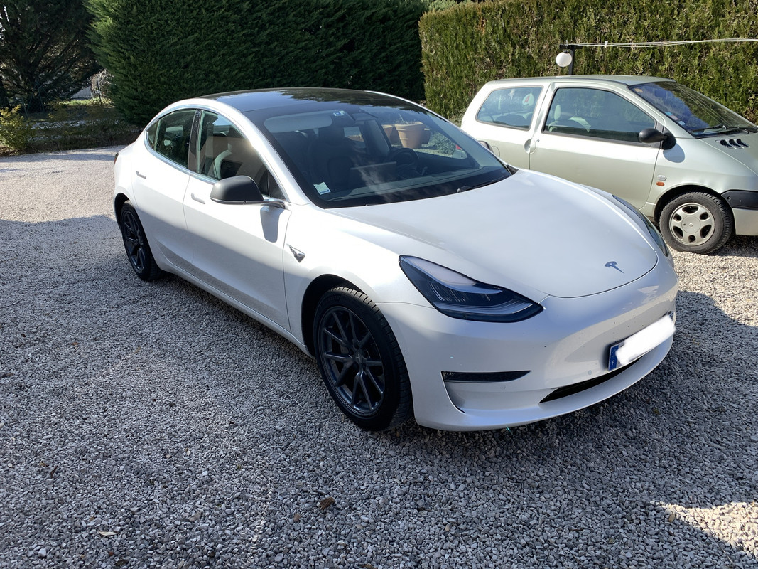 048DD583-60D3-4DFA-9752-801B19091844