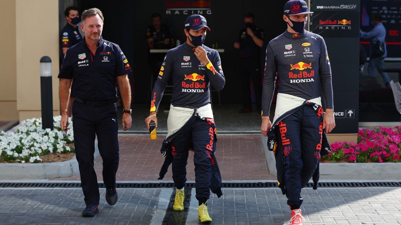 Max Verstappen agradeció y dedicó el título a Checo Pérez