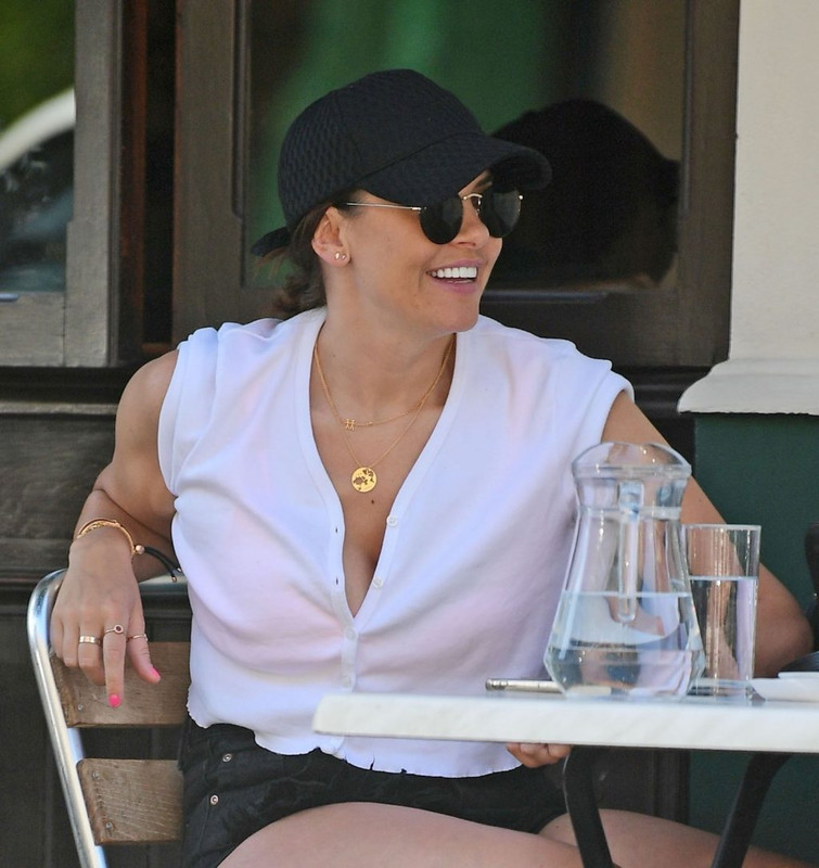 Imogen-Thomas-UpskirtSTARS.com (1)