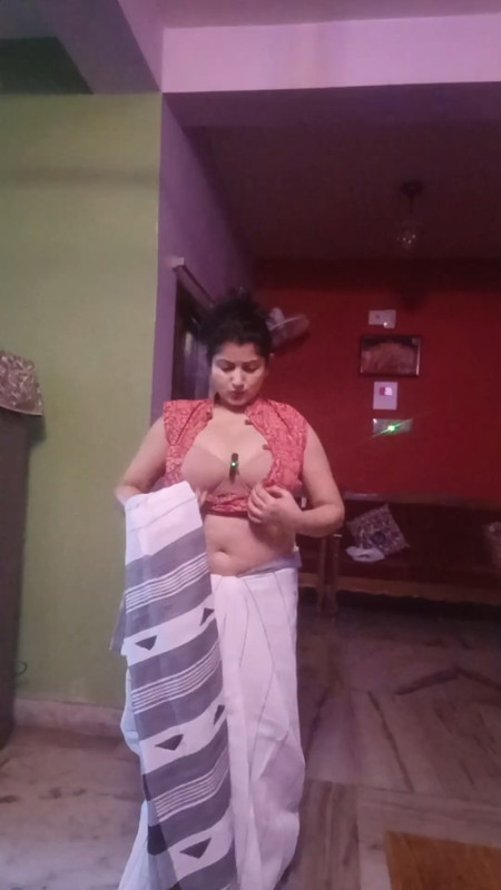 Busty bengali lady sexy breasts and navel in black satin bra mkv snapshot 03 06 000