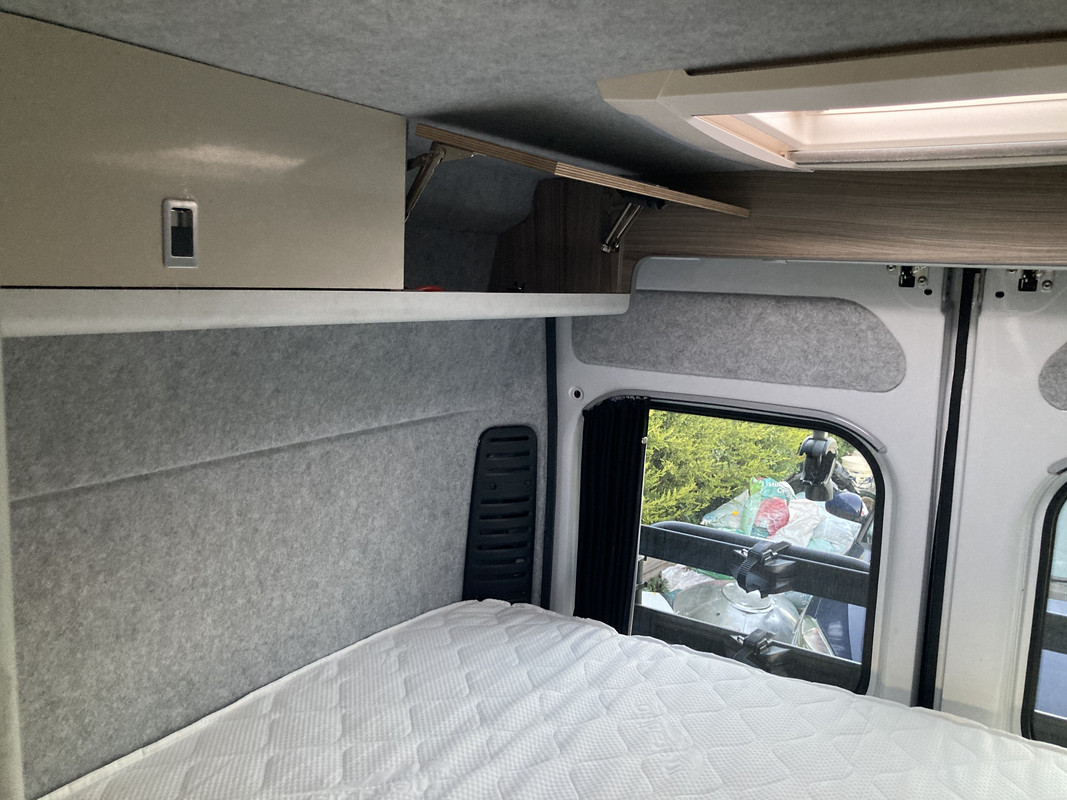 87229983-3F2E-4379-94E1-D4FBF62AB129