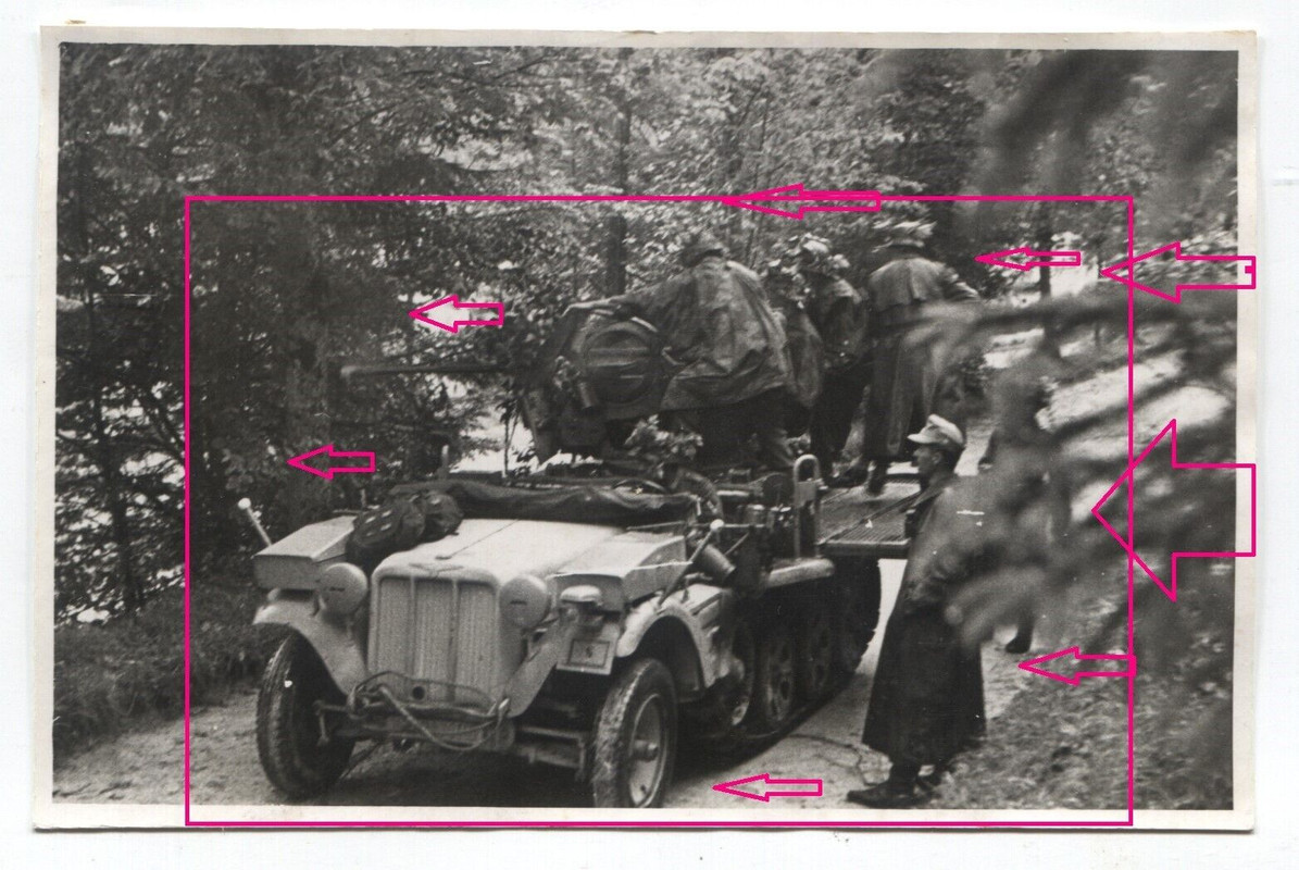 FOTO Panzer Halbkette Flakgeschütz in Wald Stellung1 (2)