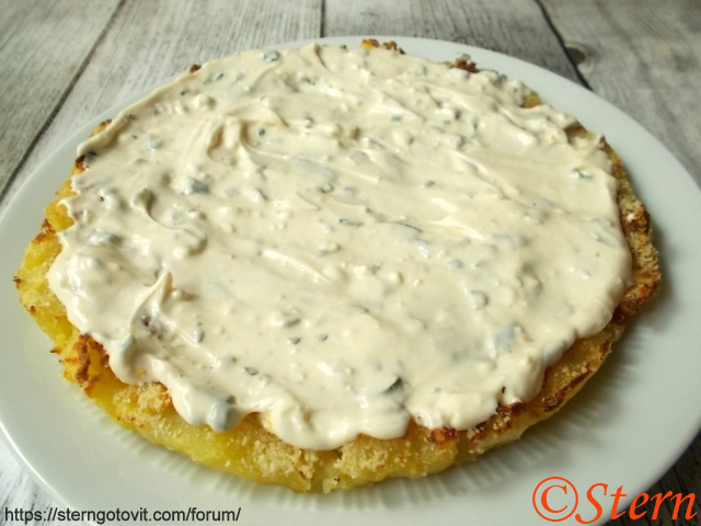 Картофельный тарт с чесночным кремом