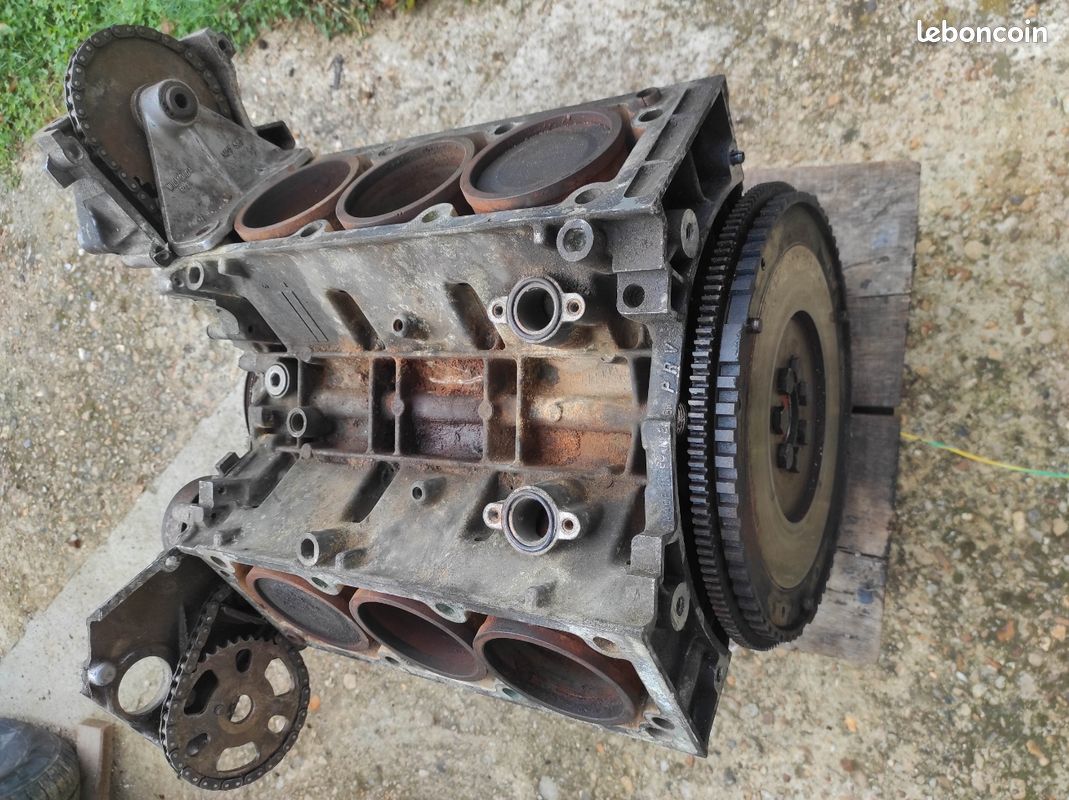 1 Moteur V6