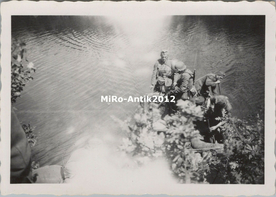 Überquerung der Schelde in Schlauchbooten