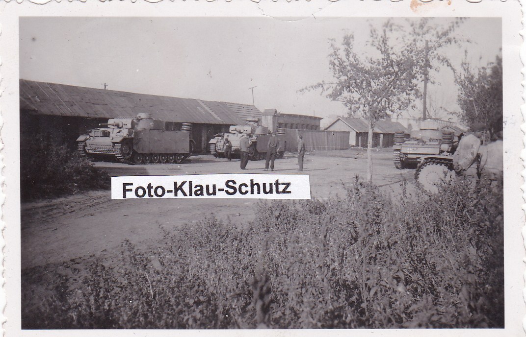 Foto Panzer Tank PzKpfw III Ausf. N mit Turmschü