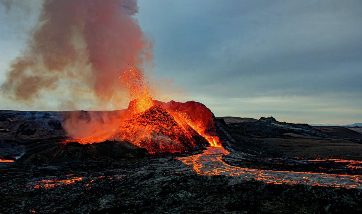 Islandia: Volcán Fagradalsfjall entra en erupción y provoca gases contaminantes