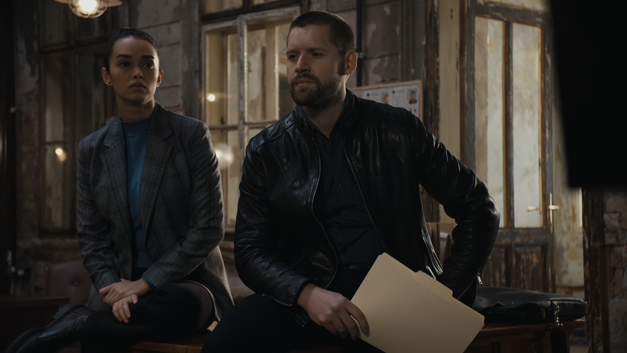 FBI.International.S01E07.Trying.to.Grab.Smoke.1080p.10bit.AMZN.WEB-DL.DDP5.1.HEVC-Vyndros.mkv_snapsh