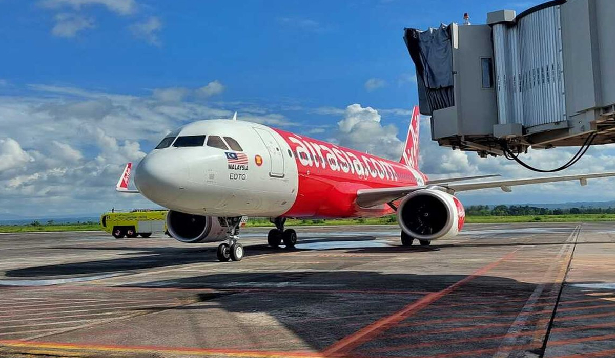 Momen Bersejarah! Rute Manado-Jakarta AirAsia Diresmikan Dengan Water Salute!
