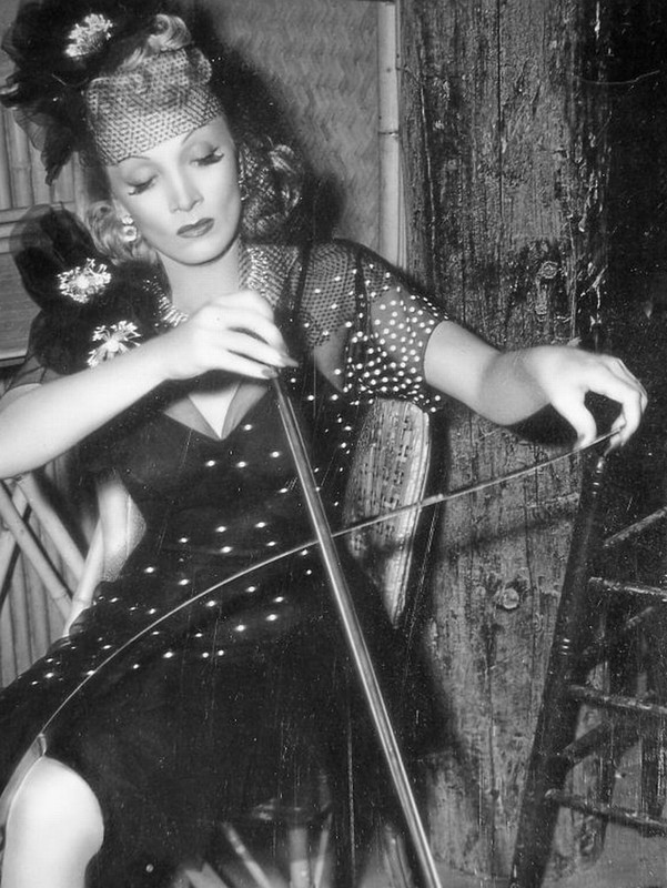 Marlene_Dietrich_c61