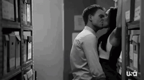 sex-make-out.gif
