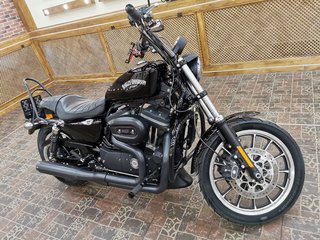 Harley Davidson Sportster 883 Roadster