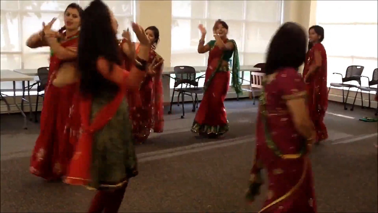 nepali ladies navel and hot in saree from teej.mkv_snapshot_00.16.124