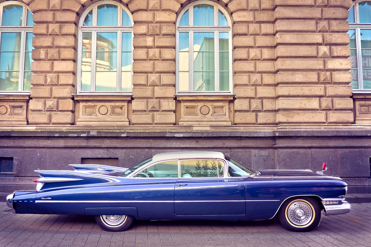 blue-vintage-auto-2823855-1280.jpg