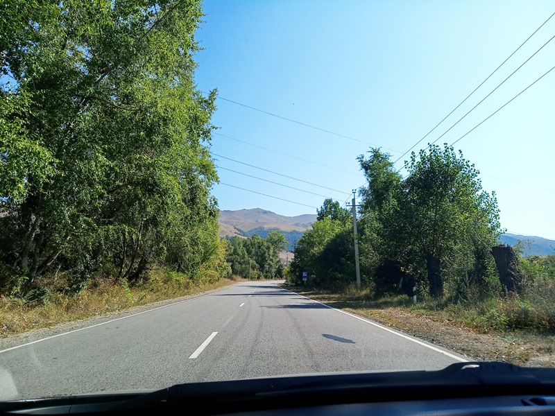 Армения - страна храмов, гор, камней и...