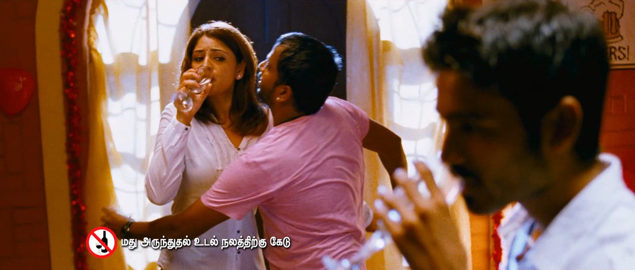 Mayakkam Enna (2011) Tamil - UnTouched True HD 1080p AVC x264 - 6.8GB.00_01_38_05.Still043