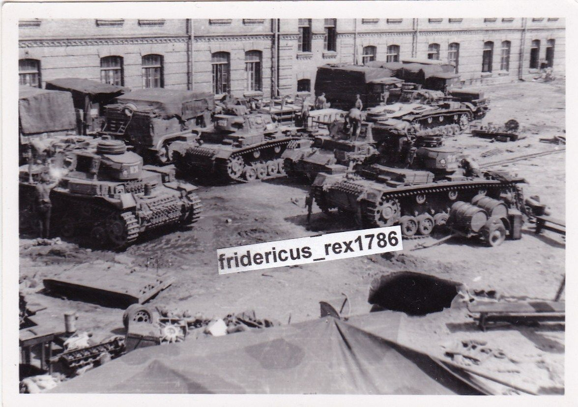 Foto PzKpfw 3 Tank Kennung Totenkopf 4Ste. Nr be