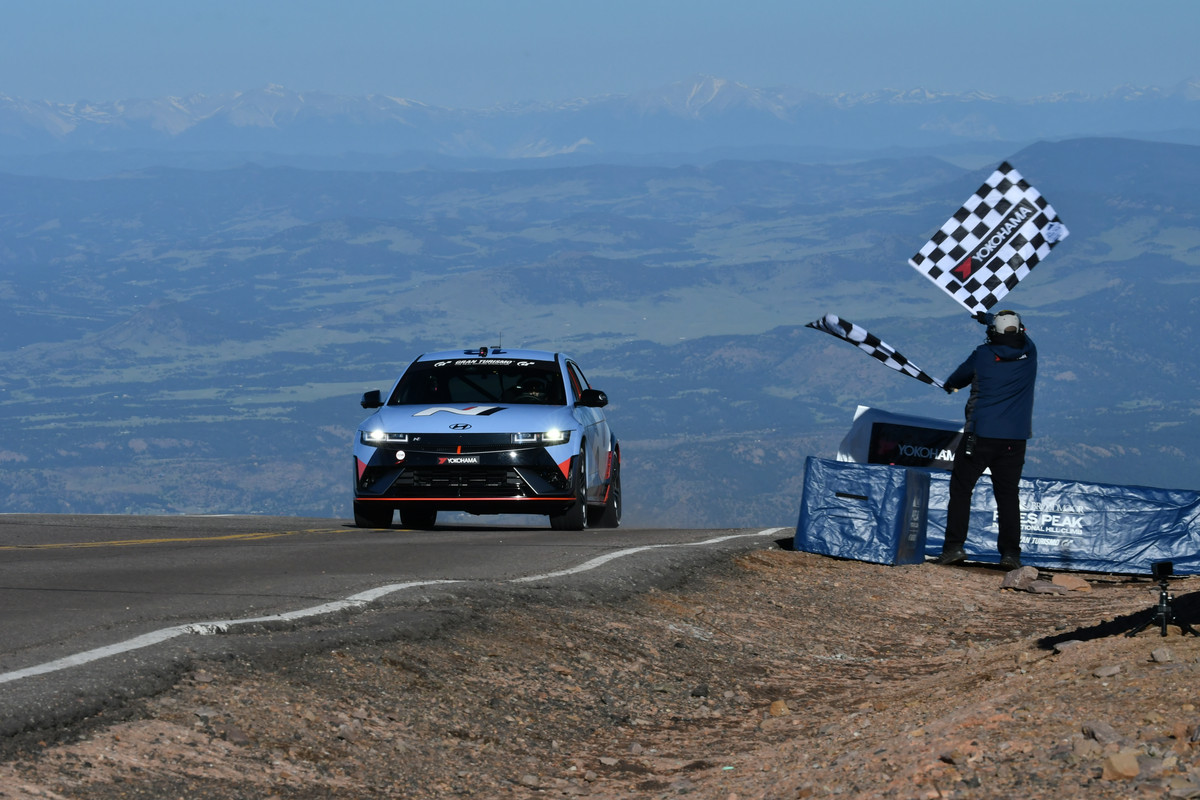 60193-HyundaiMotorsIONIQ5NSetsBenchmarkforCrossoverEVsatPikesPeakInternationalHillClimb