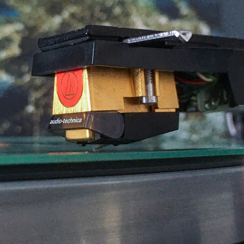 AT-20 SLa auf Dual 1229  (1 von 3)